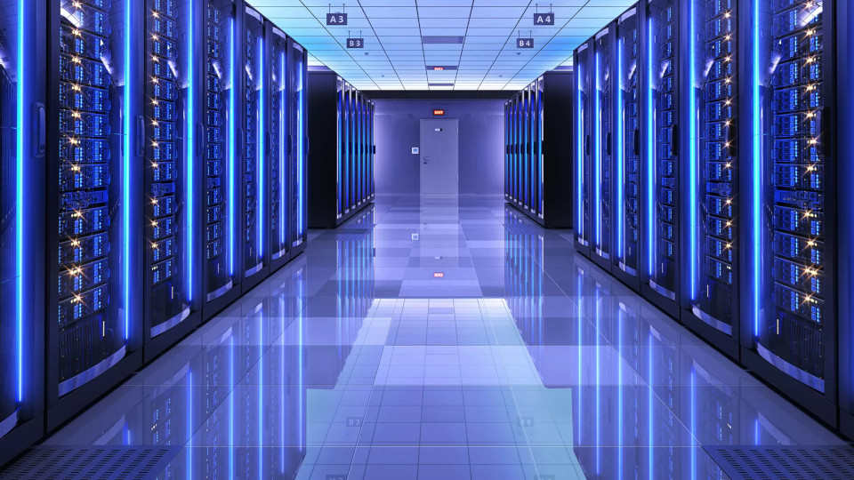 hero-data-center-servers